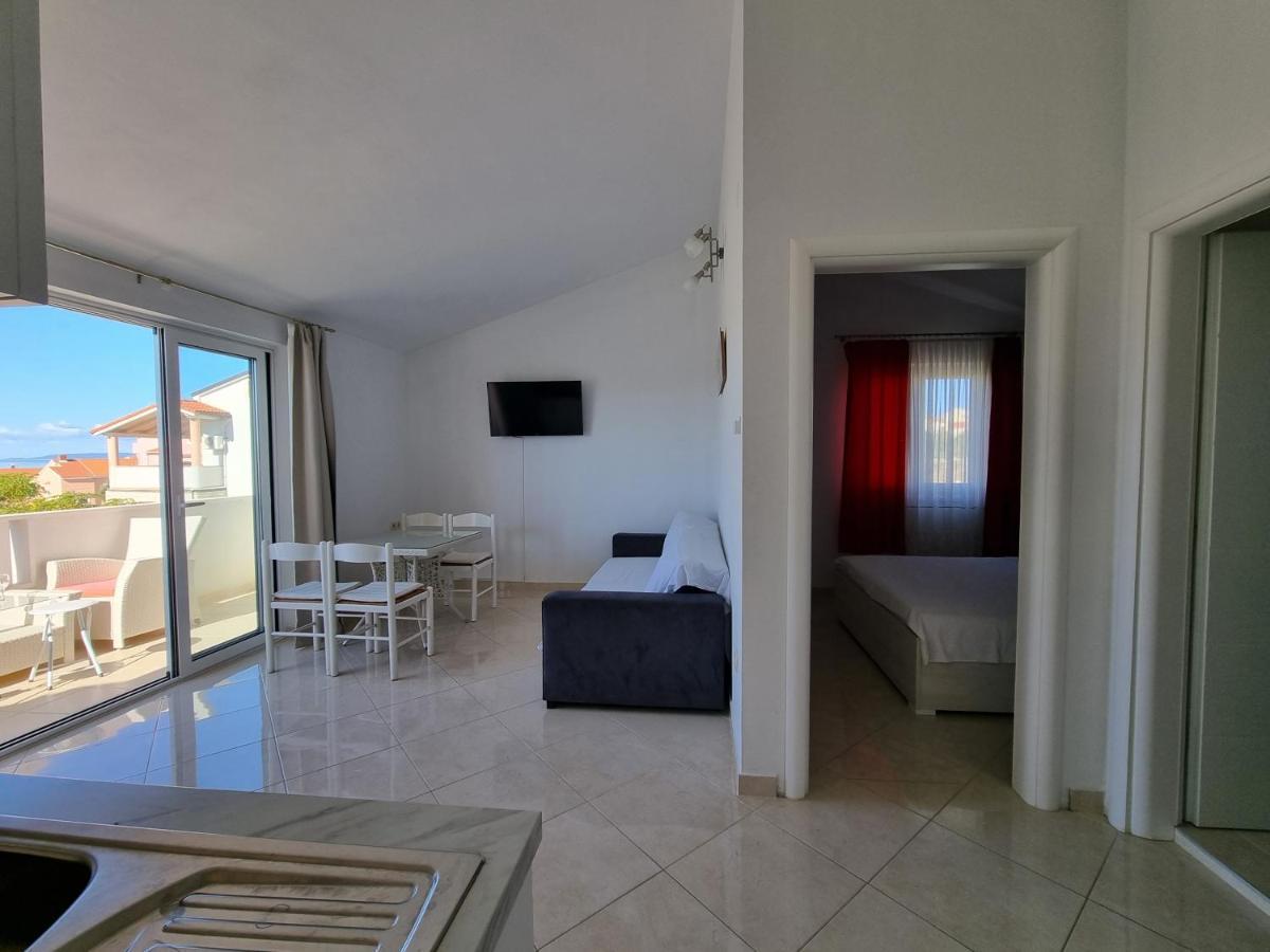 Apartments Ana Novalja Bagian luar foto
