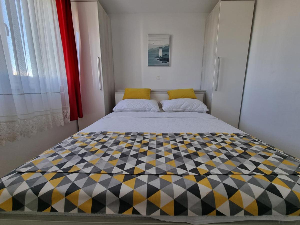 Apartments Ana Novalja Bagian luar foto