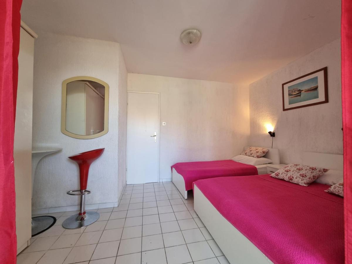Apartments Ana Novalja Bagian luar foto