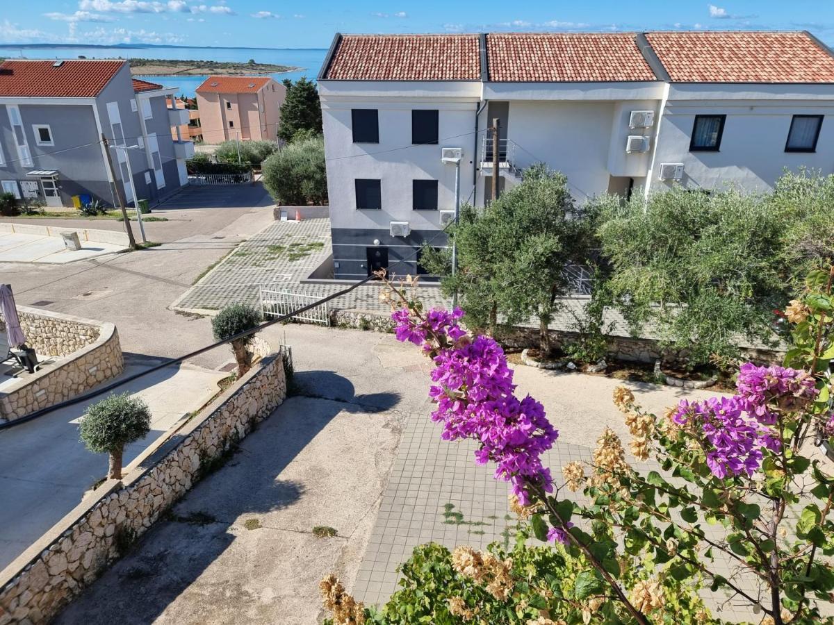 Apartments Ana Novalja Bagian luar foto