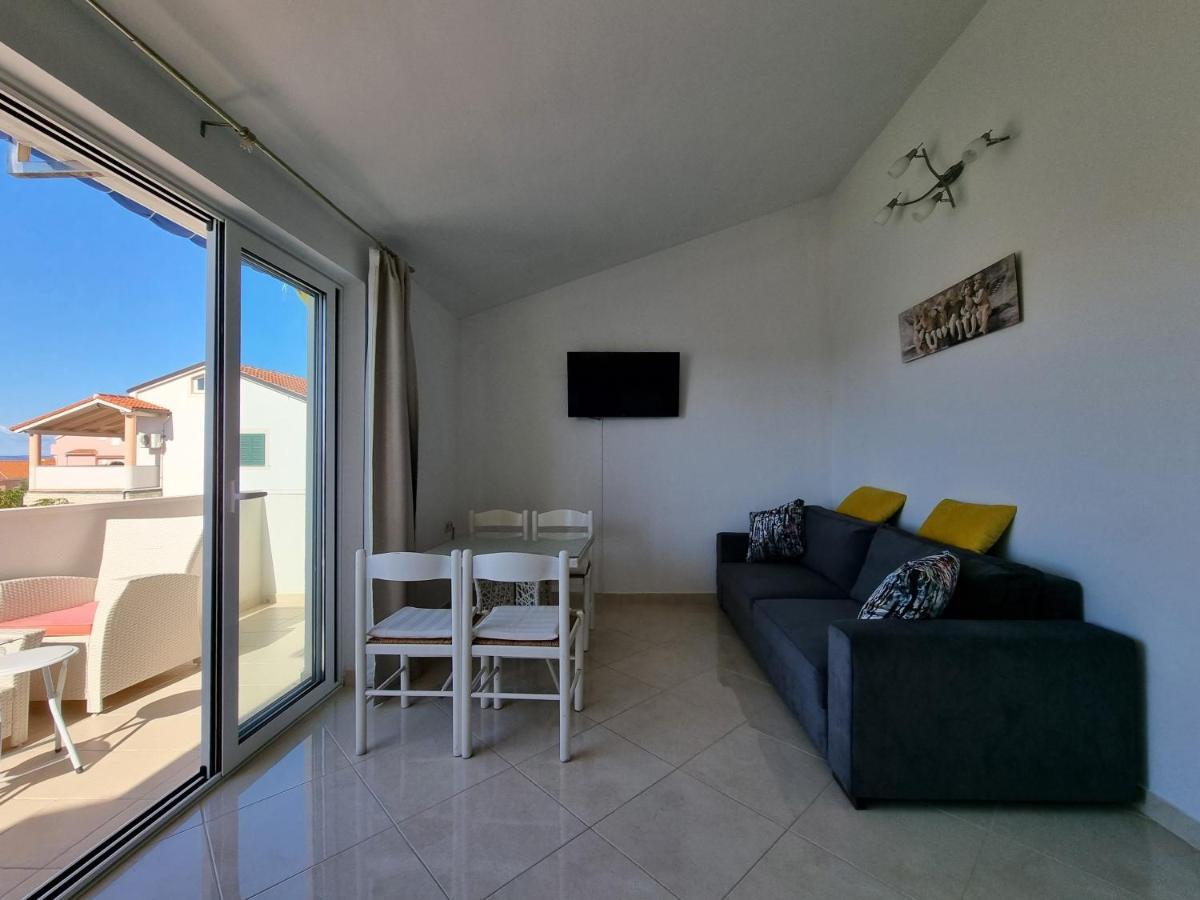 Apartments Ana Novalja Bagian luar foto
